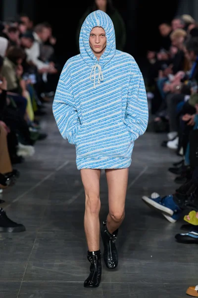 Look 44